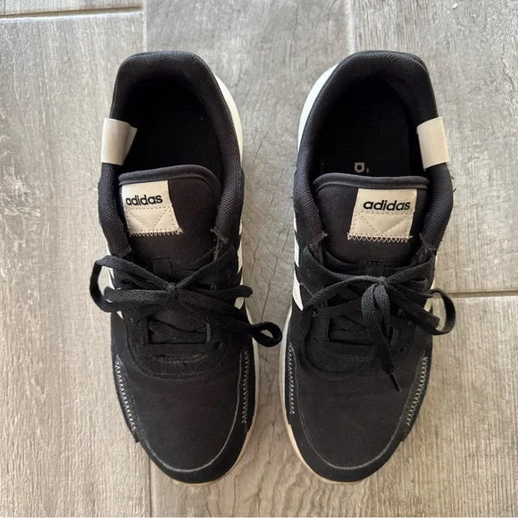 Adidas Retrorun Sneakers in Black and White - Picture 2 of 10